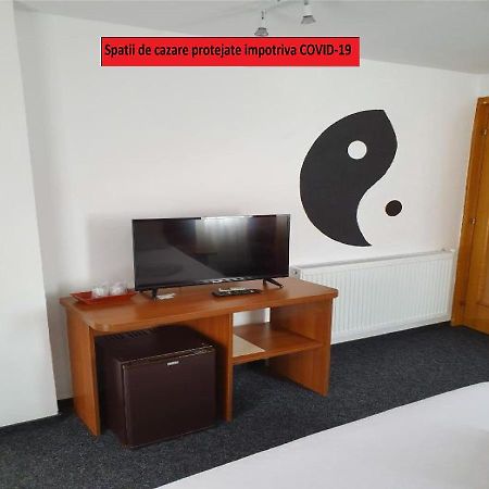 Tranzitrooms Bukarest Exteriör bild