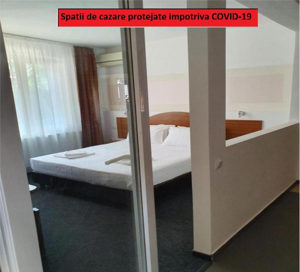 Tranzitrooms Bukarest Exteriör bild