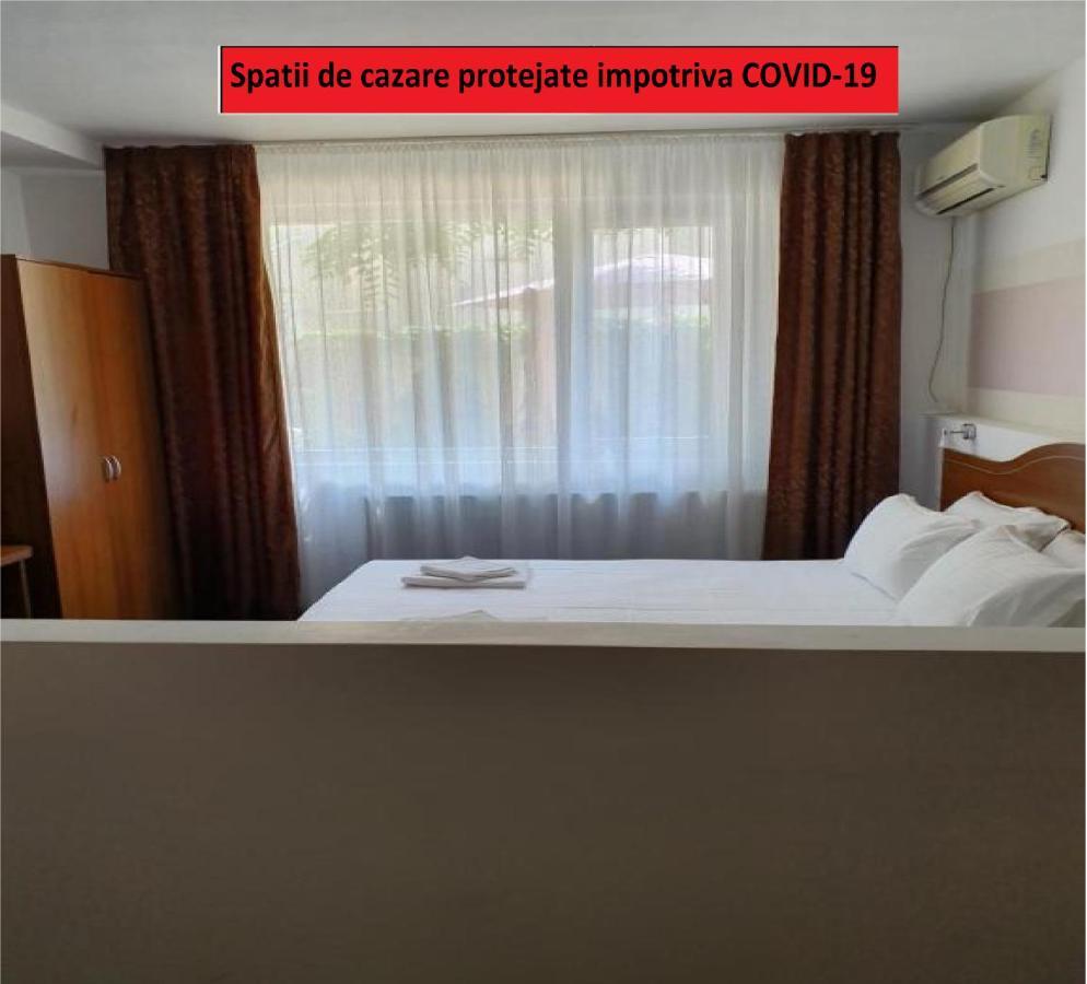 Tranzitrooms Bukarest Exteriör bild